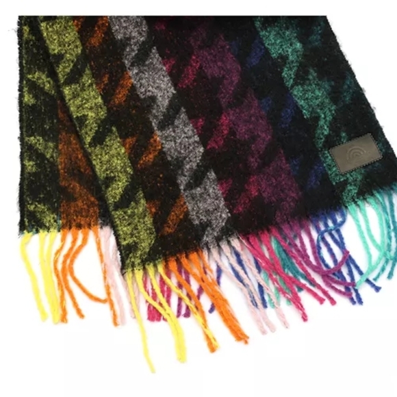 Kurt Geiger London
Rainbow Houndstooth Yarn Dye Scarf NWT - Picture 7 of 8